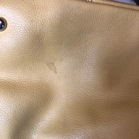 Tignanello Yellow Shoulder Bag with Leather Finish and Structured Design - Picture 9 of 13